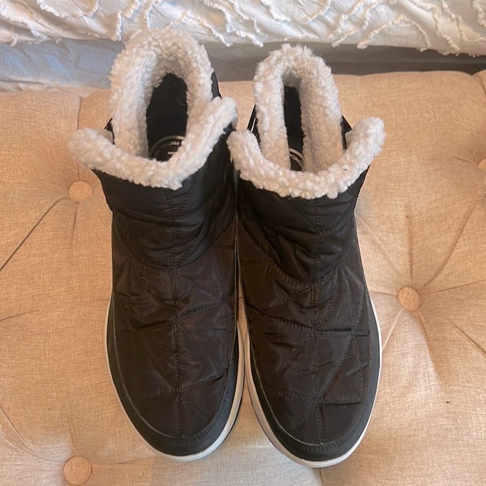 9 1/2 - Boots - super light weight